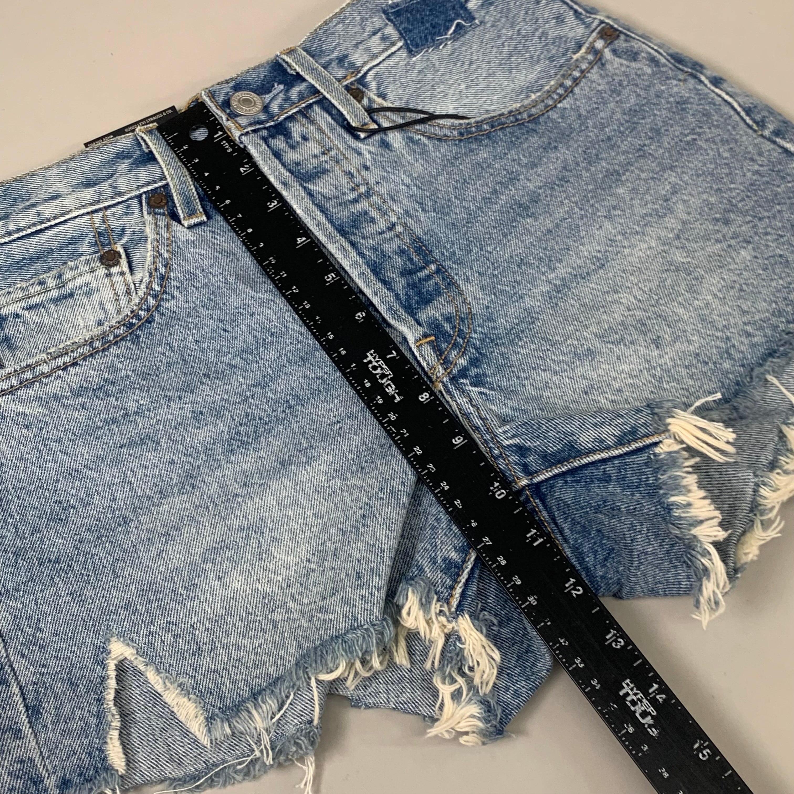LEVIS 501 Original Fit High Rise Shorts Medium Wash Women's Sz 26 Mega Vibe Blue