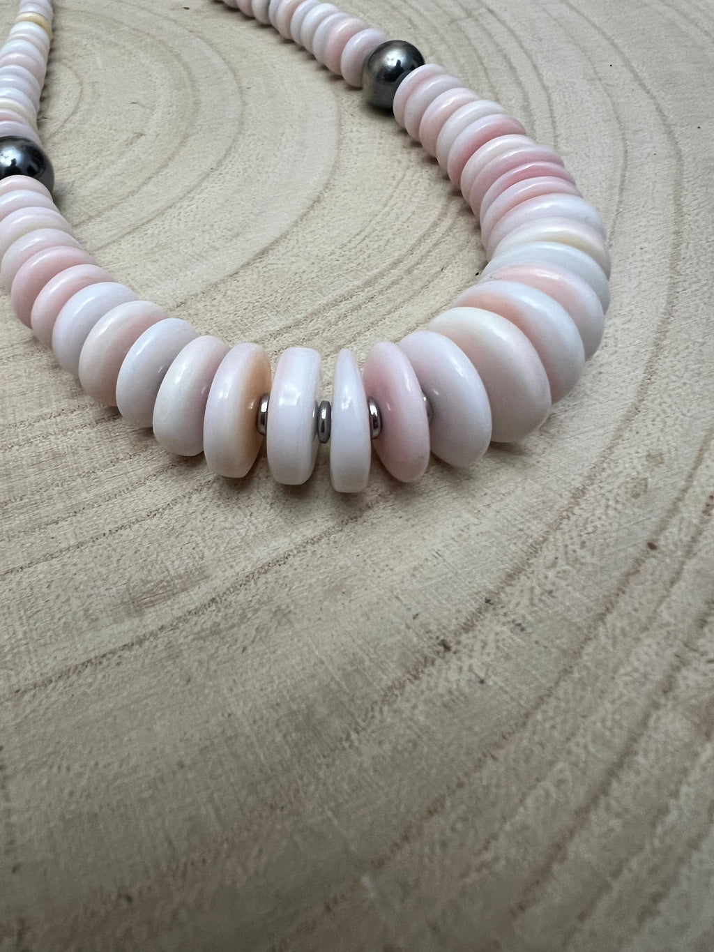 Pink Conch Graduated Necklace - 22 inch